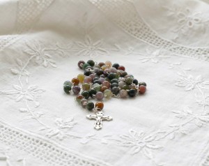 Różaniec (agat indyjski)